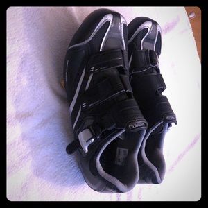 Shimano cycling shoes with clips